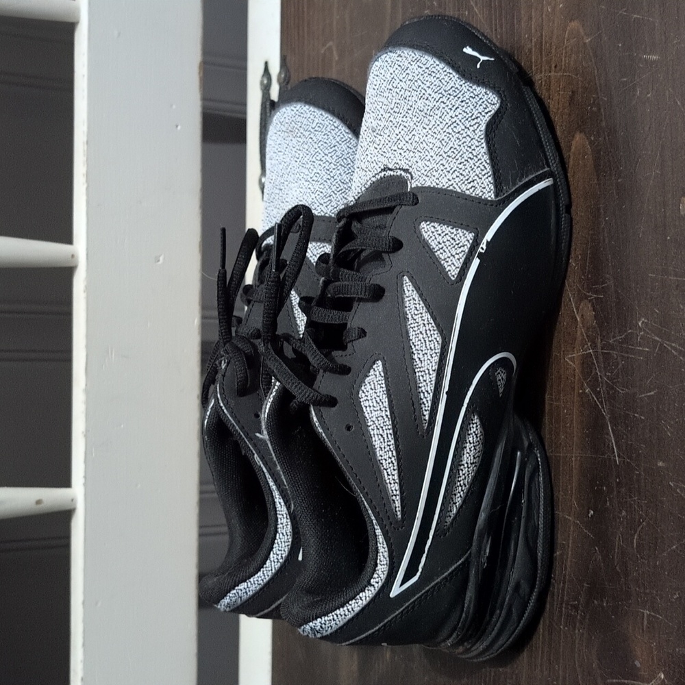 PUMA RUNNING SHOES - Picture 1 of 6